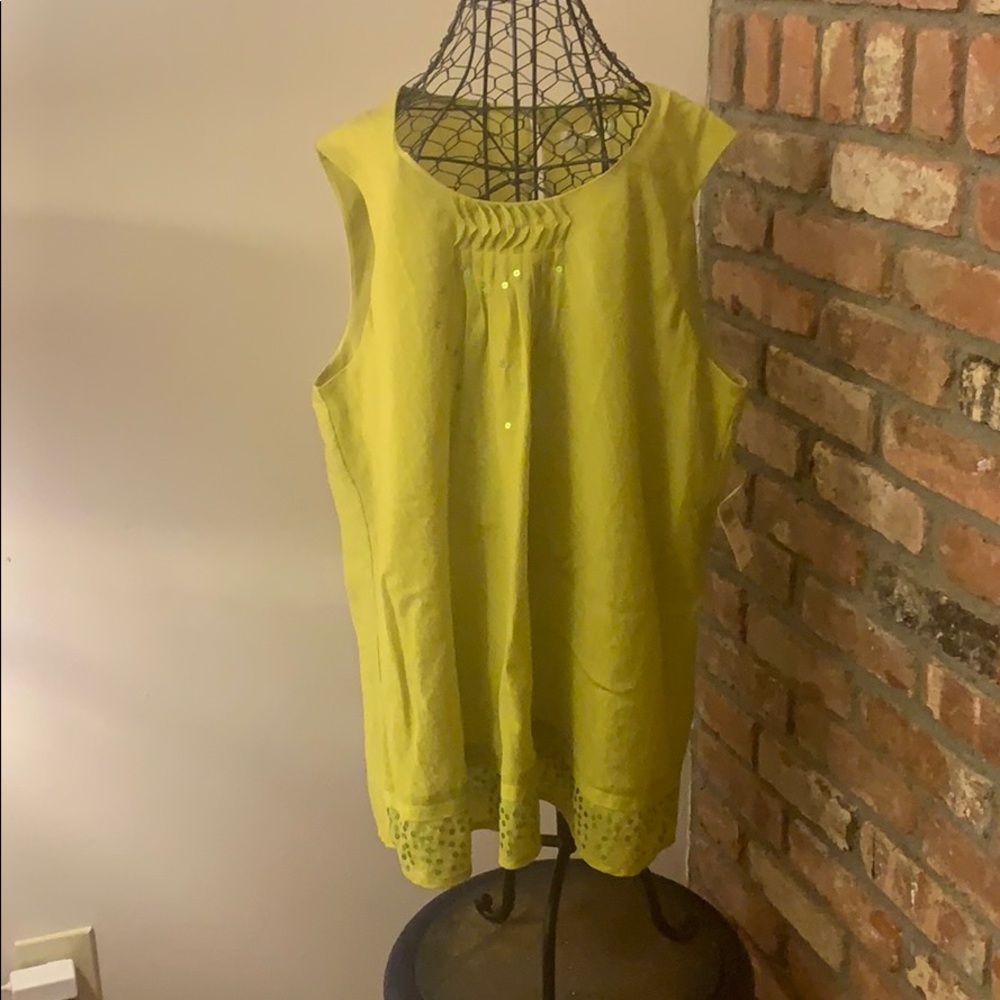 New with tags! Lime green tank!